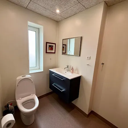Charming Townhouse In 度假居 *